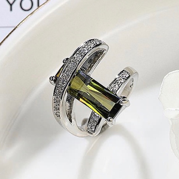 New Green Geometric Cubic Zirconia & Crystal Ring - Picture 11 of 14